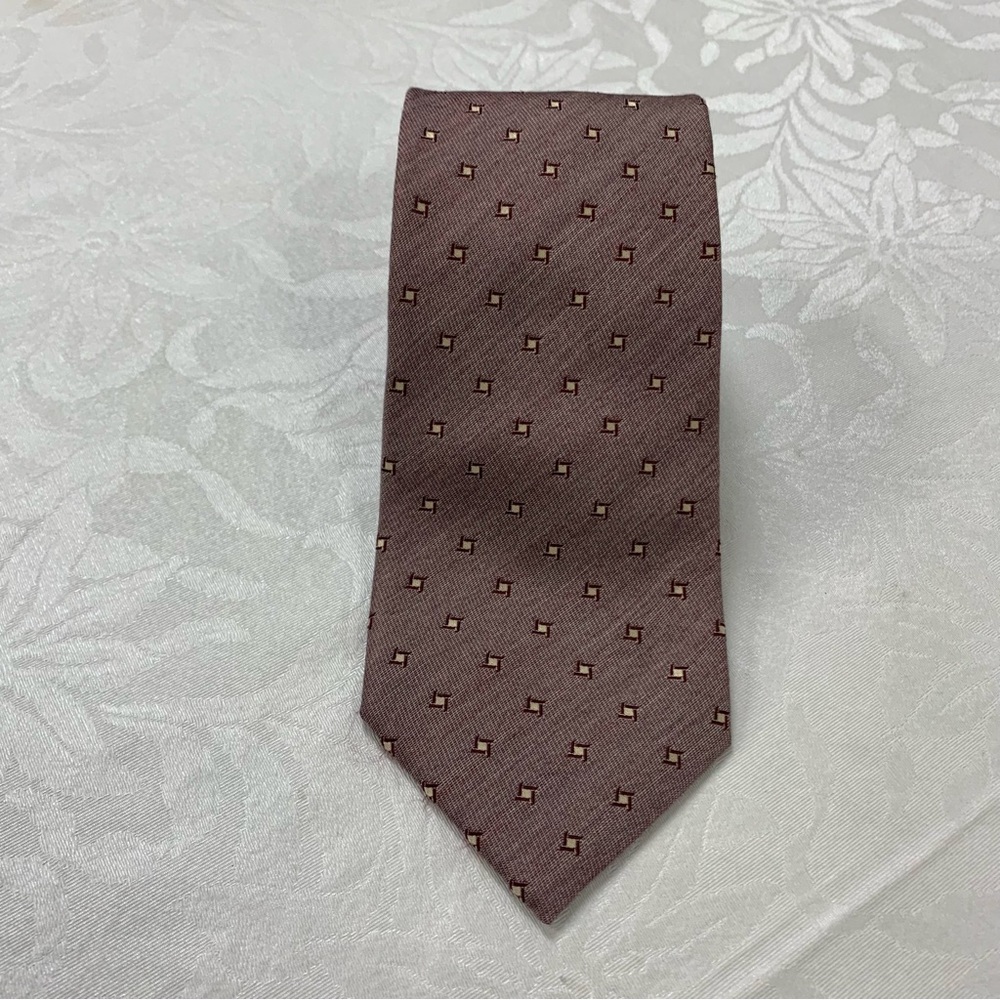 Burberry Brown Silk Tie with Classic Pattern